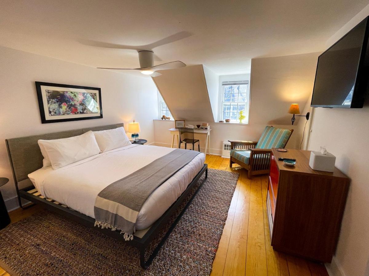 Inn At Cook Street Провинстаун Экстерьер фото